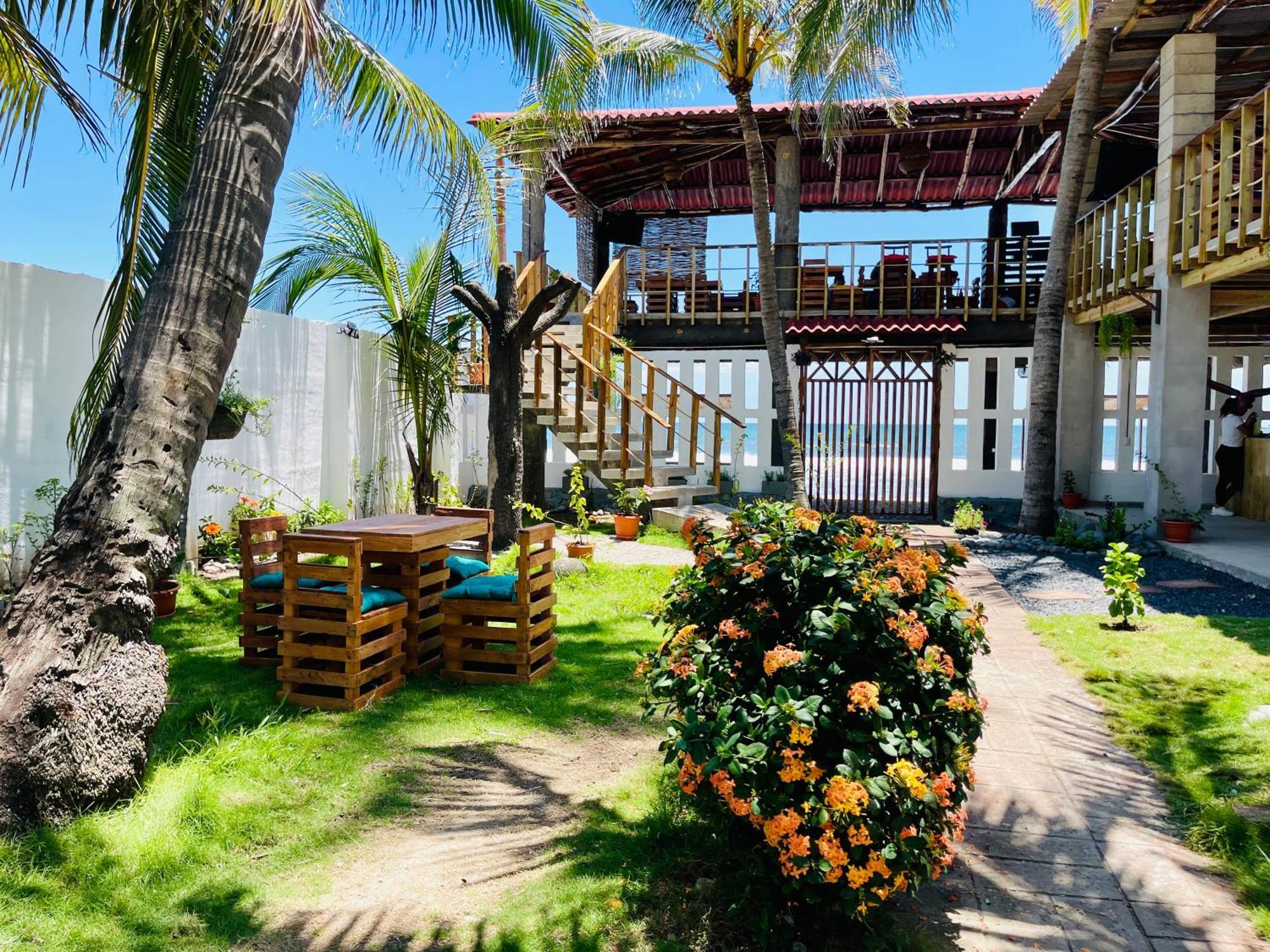 The Beach Break Hotel El Cocal Playa San Blas المظهر الخارجي الصورة